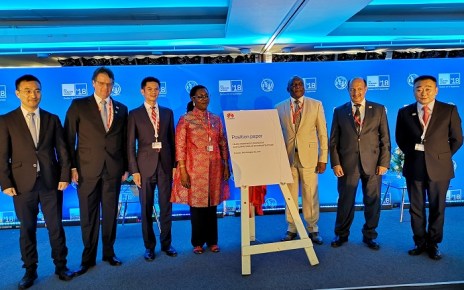 From left: Xue Man, Vice President of Huawei Global Public Affairs, Andre Borges, Secretary of MCTIC, Brazil, Zhou Mingcheng, Vice President of Huawei Global Government Affairs Dept., Hon. Ursula Owusu-Ekuful, Minister for Communications, Ghana, Dr. Siyanbonga Cwele, Minister of Telecommunications and Postal Services, Dr. Abdulaziz Al-Ruwais, Governor of CITC, Saudi Arabia, Zhou Jianjun, Vice President of Huawei Carrier Business Group