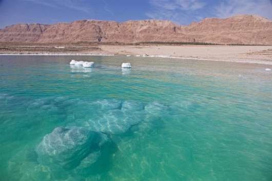 International tourist arrivals grew 6% in the first four months of 2018, compared to the same period last year, not only continuing the strong 2017 trend