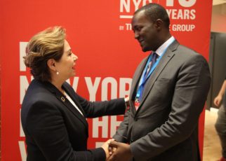 Patricia Espinosa, Executive Secretary of UN Climate Change congratulates Hubert Ruzibiza, CEO of the Rwanda Green Fund