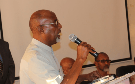 Somaliland minister for energy and minerals Jama Mohamoud Egal addressing students at the University of Hargeisa on the chances of the country striking oil