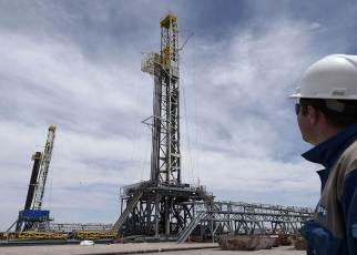 Argentina certainly has massive reserves still to be exploited: an estimated 19.9 billion barrels of crude oil and 583 trillion cubic feet of gas, concentrated in the Vaca Muerta shale formation.