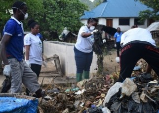 The biodiversity of the Indian Ocean is severely threatened by the dumping of plastic waste at sea, but a Tanzanian responsible tour company appears to have a solution.