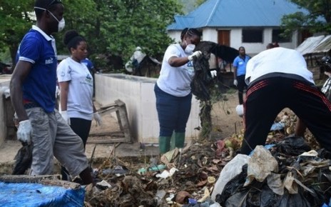 The biodiversity of the Indian Ocean is severely threatened by the dumping of plastic waste at sea, but a Tanzanian responsible tour company appears to have a solution.
