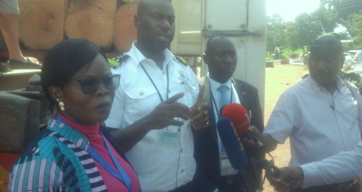 The URA commissioner customs Dicksons Kateshumbwa (2nd right) addresses the media in Nakawa, Kampala on January 31 2019