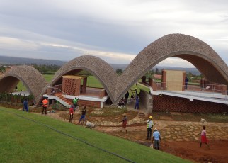 Structural analysis was used to determine the optimal form of double-curved vaults that transfer forces down to the ground.