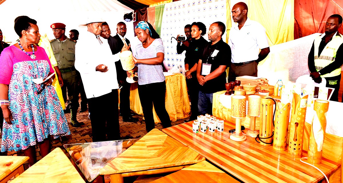 President Museveni touring the stalls at Kololo