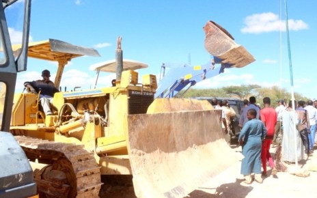 Somaliland has started an ambitious campaign to build its road infrastructure with the ground breaking for the construction of a new road linking the towns of Wadaama-goo and Buhodle.
