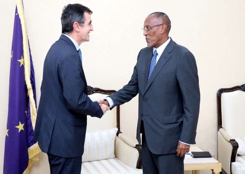 The European Union is pushing for the resumption of talks between Somalia and Somaliland.