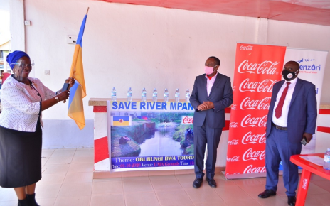 Coca-Cola Beverages Africa in Uganda represented by Plastic Recycling industries under Rwenzori Bottling Company, this week signed a conservation partnership with the Tooro Kingdom to ‘Save River Mpanga’.
