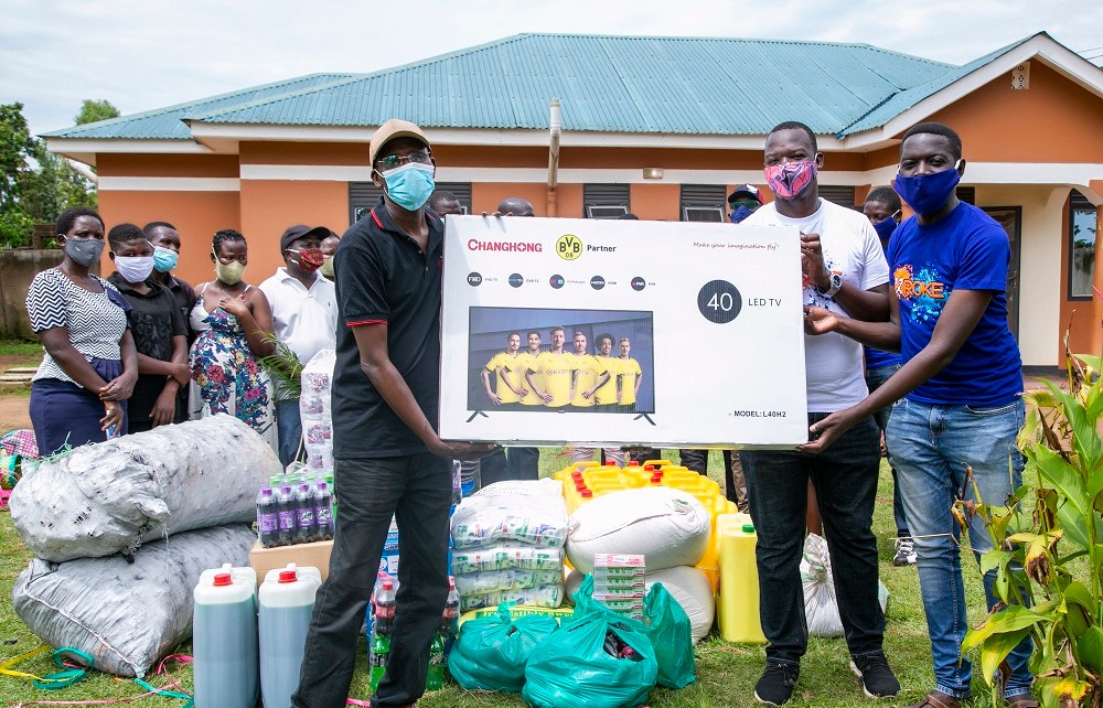 Roke Telkom, a Ugandan telecommunications company, has kicked off its annual corporate social responsibility initiative named Roke Gives Back, with a charity visit to Generations In Action Children’s Home in Gulu.