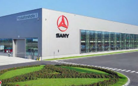 The showroom displays various equipment on offer, including concrete machinery, road machinery, excavators, mixer trucks, tipper trucks and firefighting machinery among others.