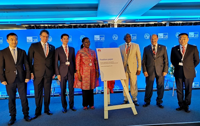 From left: Xue Man, Vice President of Huawei Global Public Affairs, Andre Borges, Secretary of MCTIC, Brazil, Zhou Mingcheng, Vice President of Huawei Global Government Affairs Dept., Hon. Ursula Owusu-Ekuful, Minister for Communications, Ghana, Dr. Siyanbonga Cwele, Minister of Telecommunications and Postal Services, Dr. Abdulaziz Al-Ruwais, Governor of CITC, Saudi Arabia, Zhou Jianjun, Vice President of Huawei Carrier Business Group