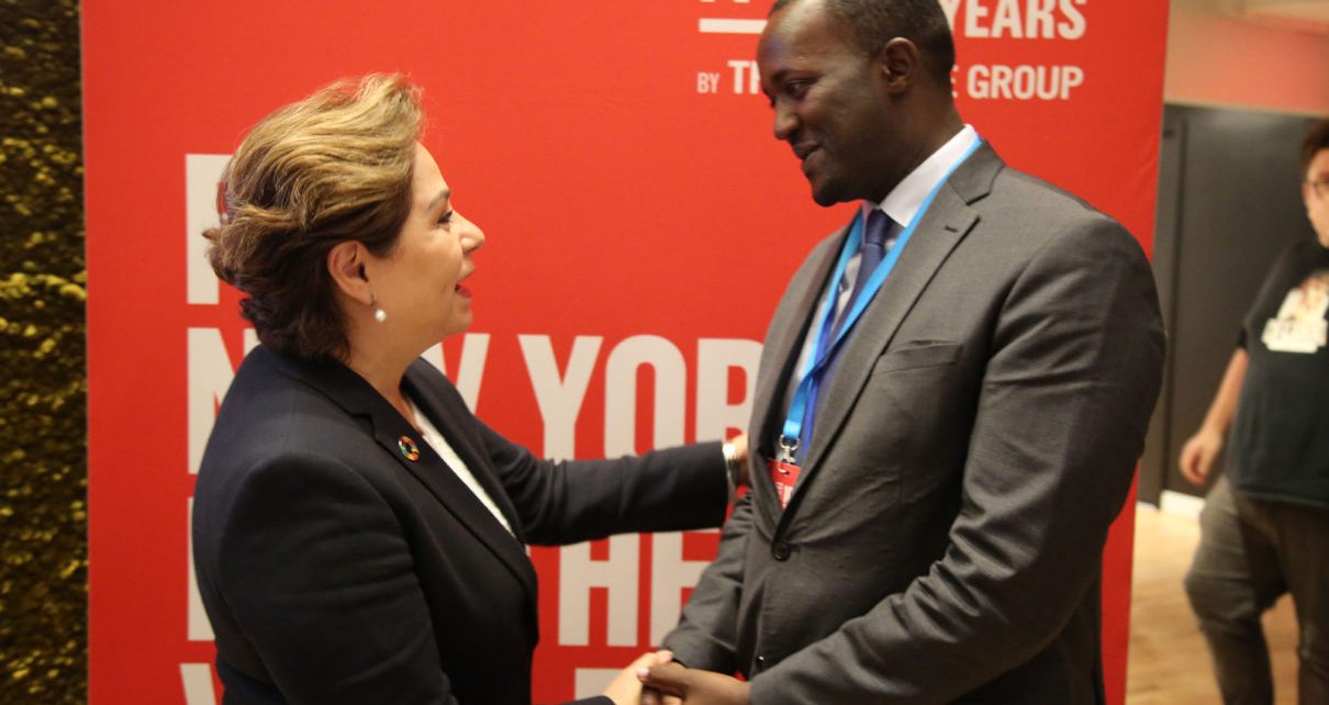 Patricia Espinosa, Executive Secretary of UN Climate Change congratulates Hubert Ruzibiza, CEO of the Rwanda Green Fund