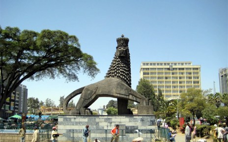 The new complimentary city tour package organized by ET Holidays, the tour operator wing of Ethiopian Airlines, takes transiting passengers with 6 to 8 hours’ time in the running capital, Addis Ababa.