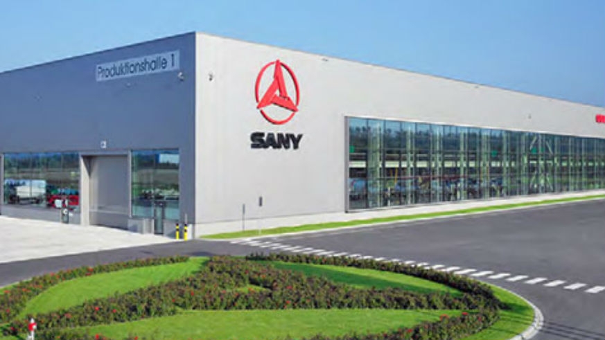 The showroom displays various equipment on offer, including concrete machinery, road machinery, excavators, mixer trucks, tipper trucks and firefighting machinery among others.