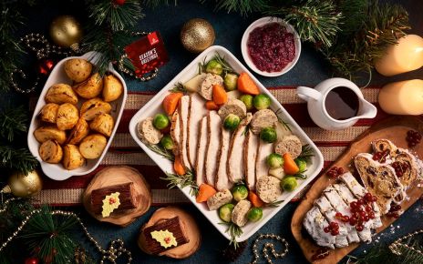 All 42 Emirates lounges across the network, including the 7 lounges in Dubai International Airport will be serving a range of traditional Christmas dishes