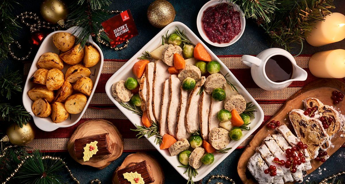 All 42 Emirates lounges across the network, including the 7 lounges in Dubai International Airport will be serving a range of traditional Christmas dishes